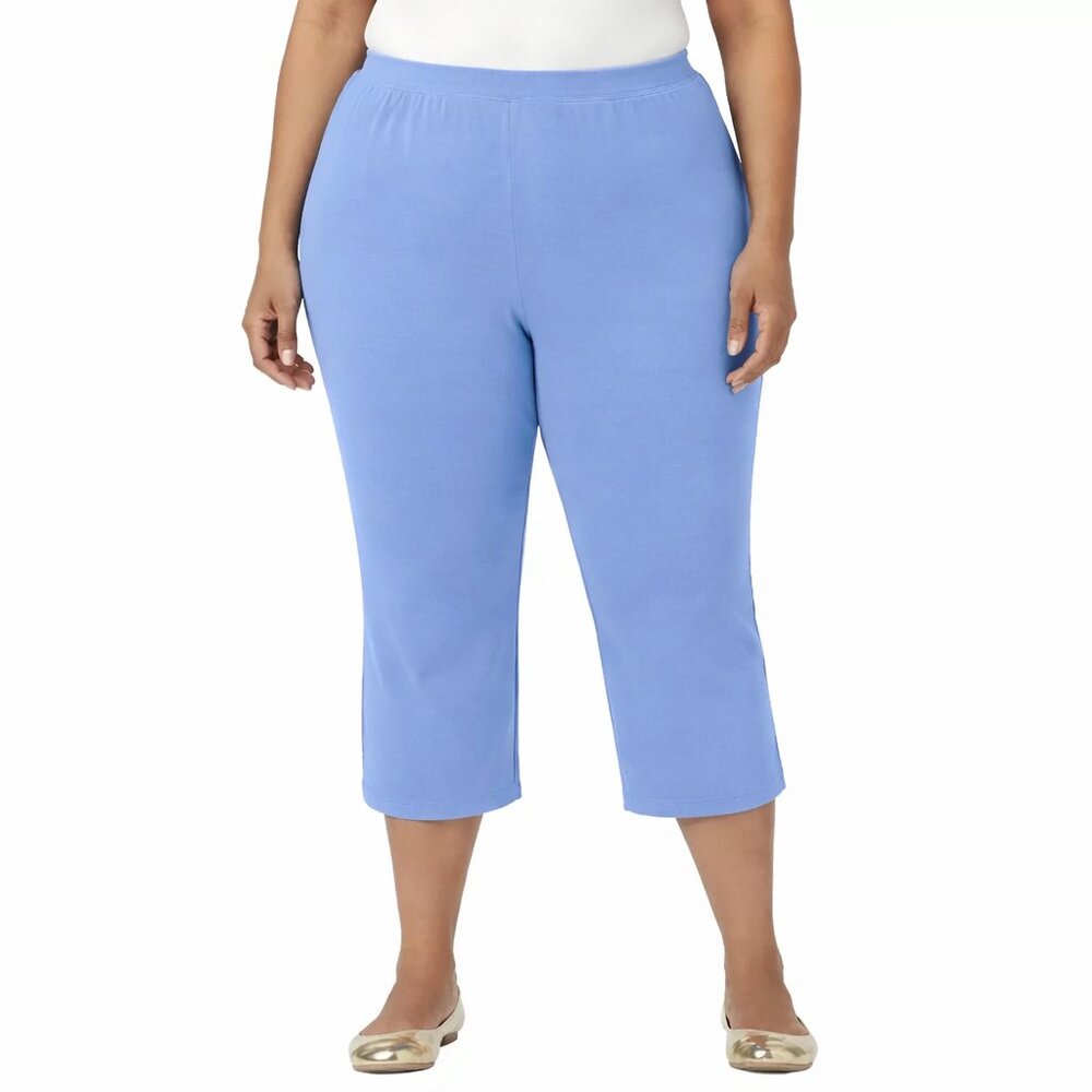 Catherines Light Blue Capri Pants
witn once too big tags removed